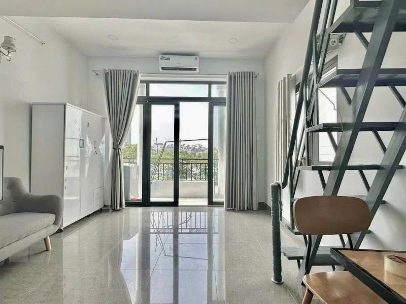 Siêu phẩm căn hộ duplex xô viết nghệ tĩnh, bình thạnh – ban công, máy giặt riêng, gần đh ngoại thương