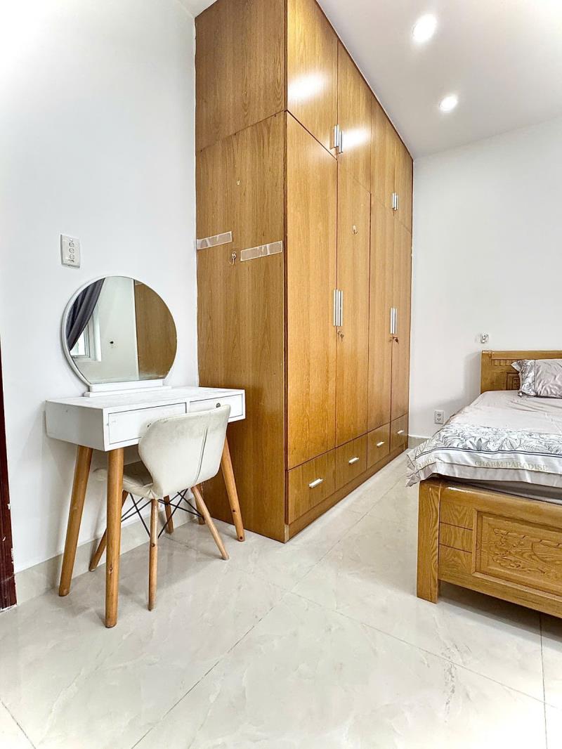 Cho thuê căn hộ luxury ban công , phòng ngủ tách bếp giá siêu mềm khu vực sân bay tân sơn nhất, đường bạch đằng - 2