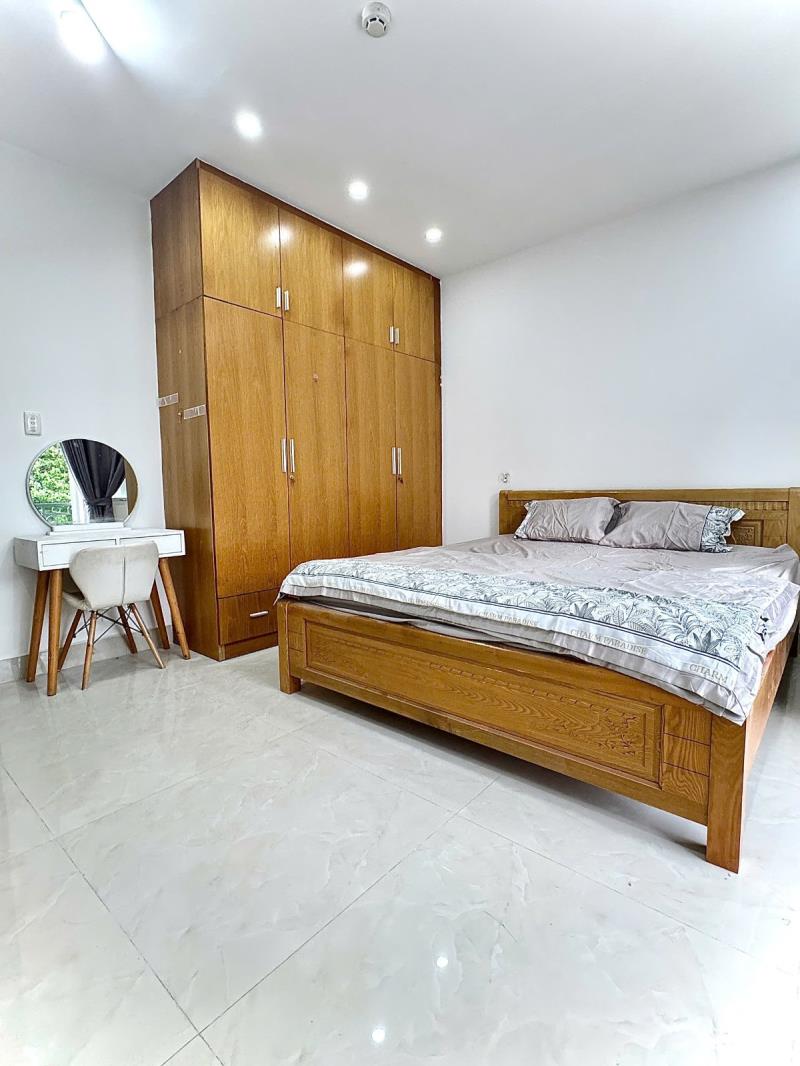 Cho thuê căn hộ luxury ban công , phòng ngủ tách bếp giá siêu mềm khu vực sân bay tân sơn nhất, đường bạch đằng - 4