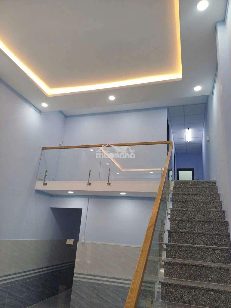 Nhà mới xây dựng xông cần bán