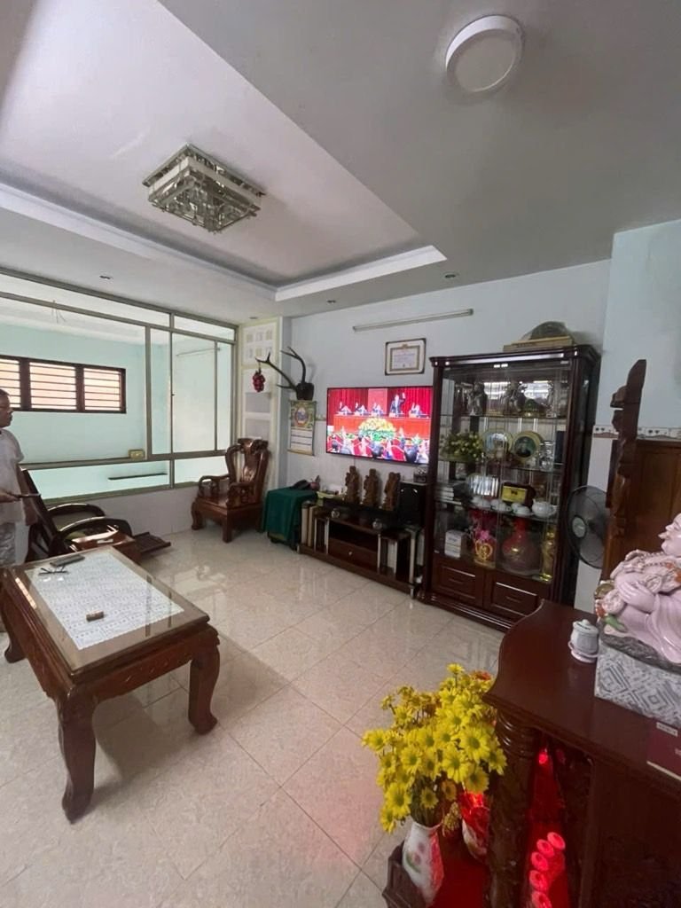 Ngay cầu vượt cây gõ - mặt tiền hồng bàng – q.6 - 5 tầng – dt: 4.1*16m – 21 tỷ 5 - 2
