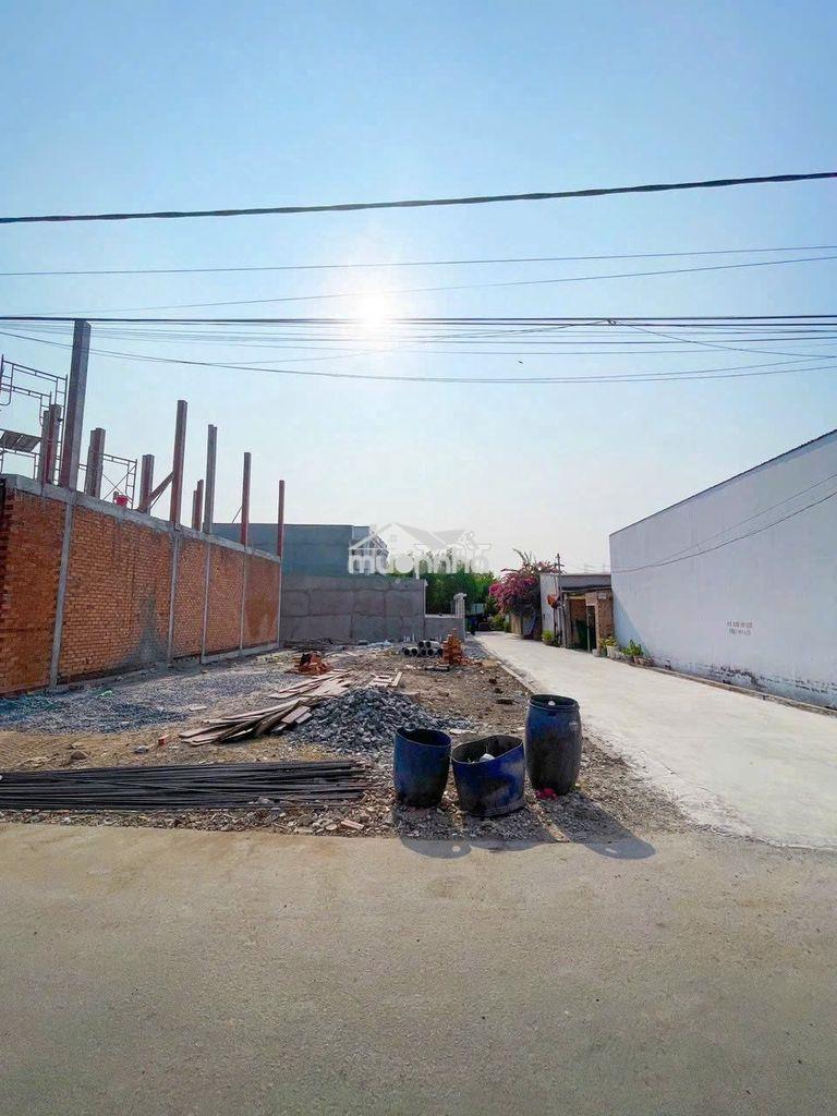 Hot hot hot,lô góc 2 mặt tiền giá 6x30 nở hậu 6,5m giá chỉ 1tỷ hơn
