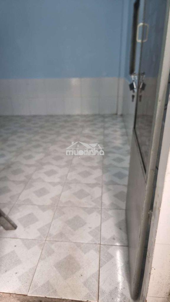 Phòng trọ trống 17m2 - 2
