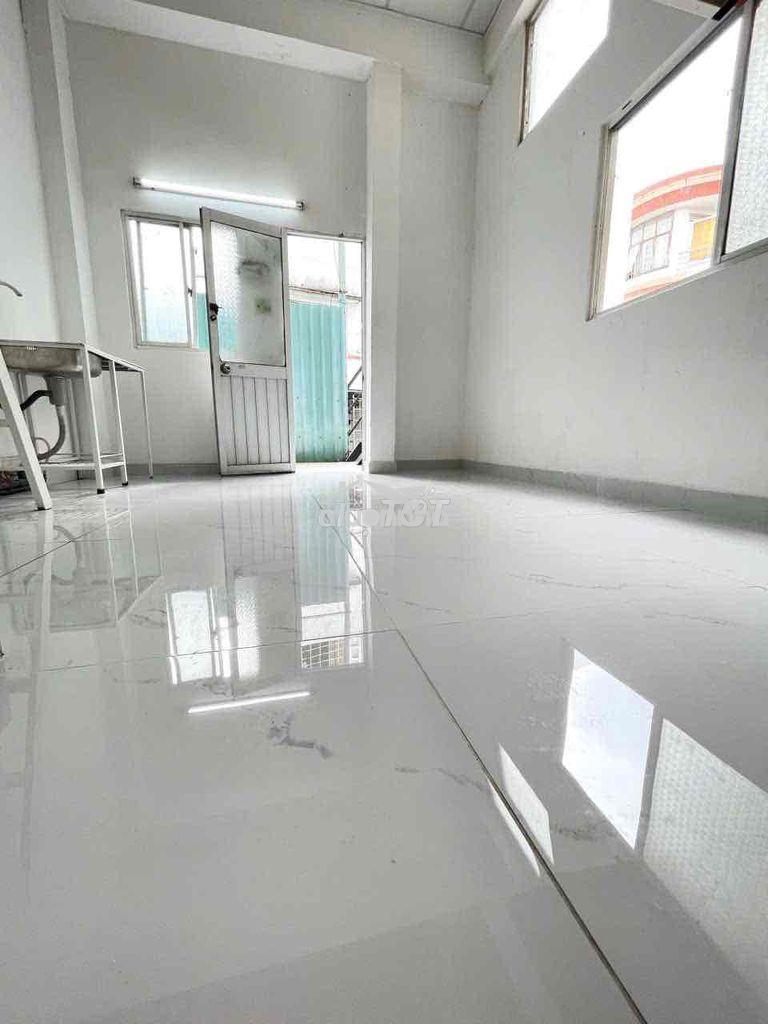 Phòng trọ gác cao qua đầu đối diện đại học công nghiệp giá 3triệu2 - 3
