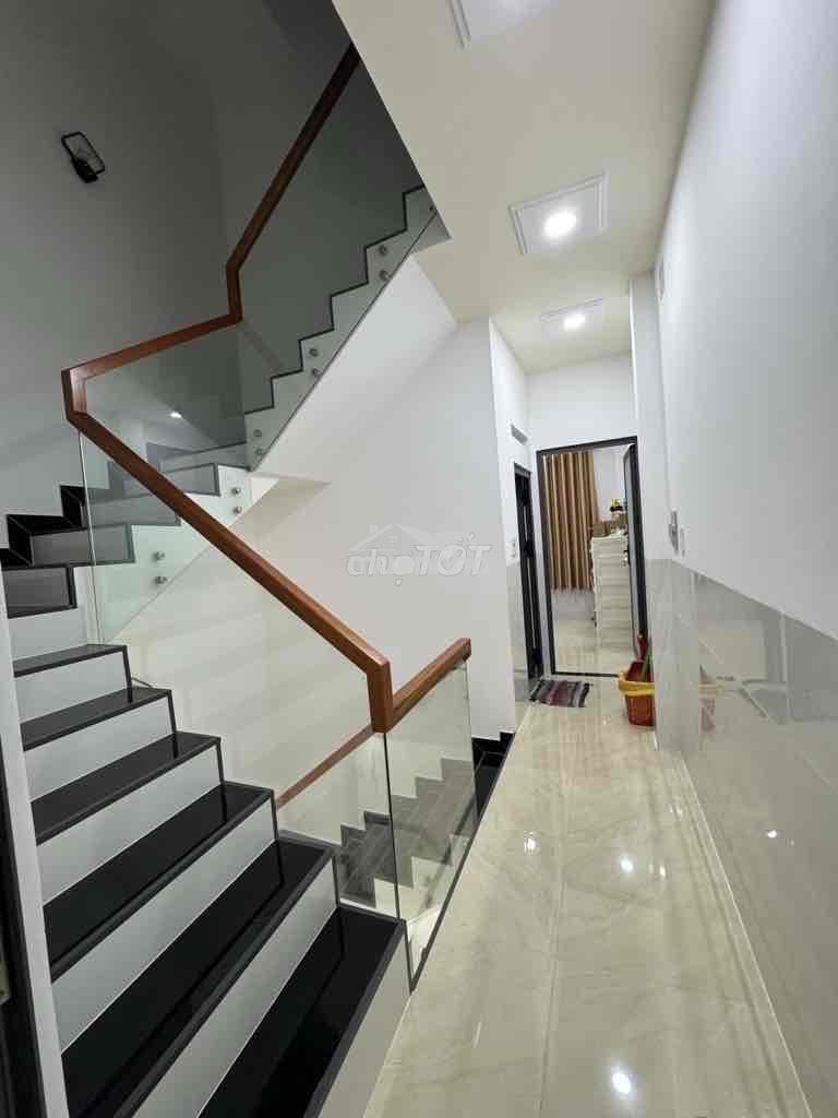 Sót 1 căn view bờ kè hậu giang quận 6 (56m2) 4 tầng chỉ 6 tỷ mấy tl