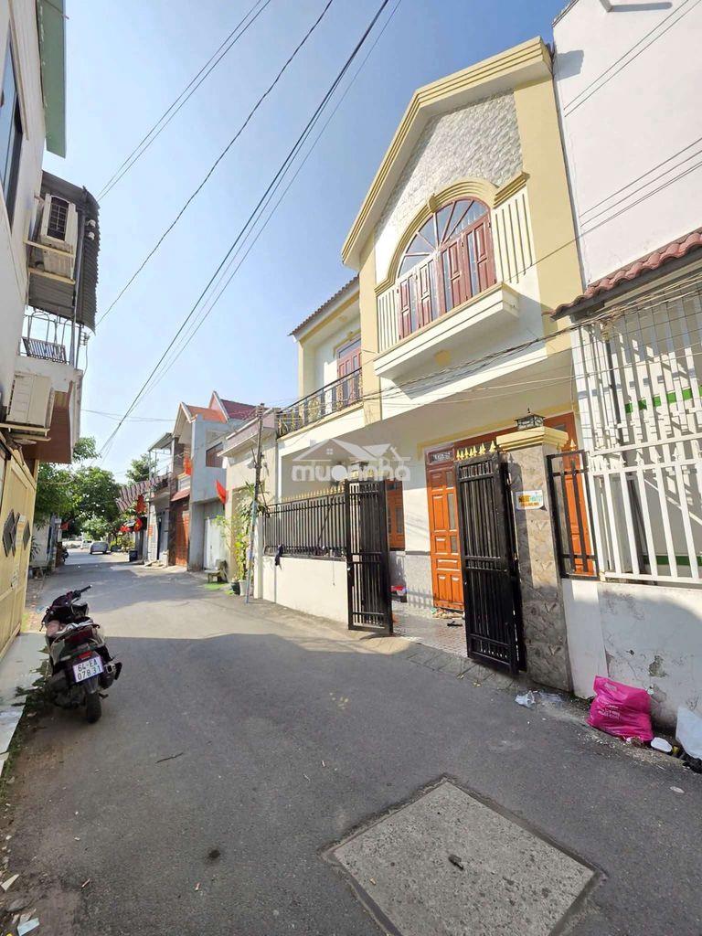 Nhà lầu đường thông gần chợ tân long  - 2