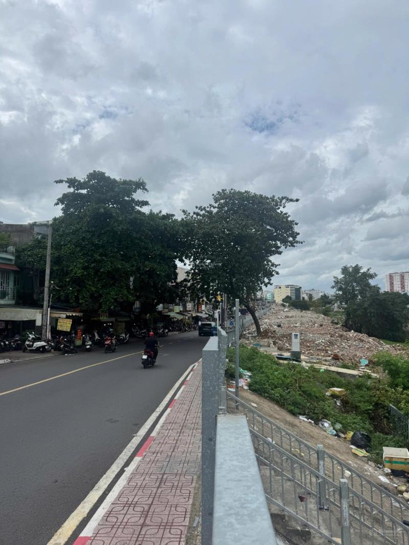 Chính chủ bán đất trống 2 mt bùi hữu nghĩa - diên hồng, p.gia định, bình thạnh - view công viên 