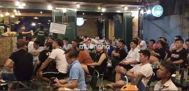 Sang quán cafe căn góc 9x30 trần nhật duật-quận 1, quán mở 9 năm