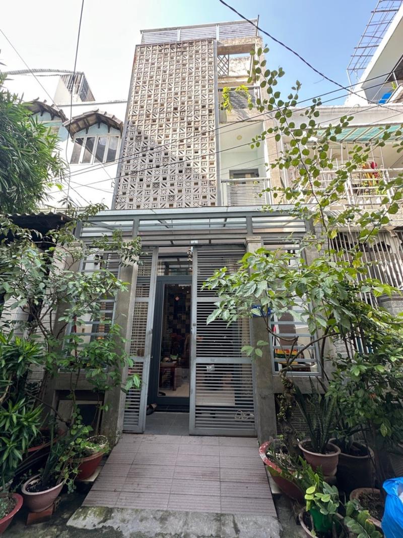 Nhà bán quang trung 3 tầng gần 50m2, hơn 6 tỷ