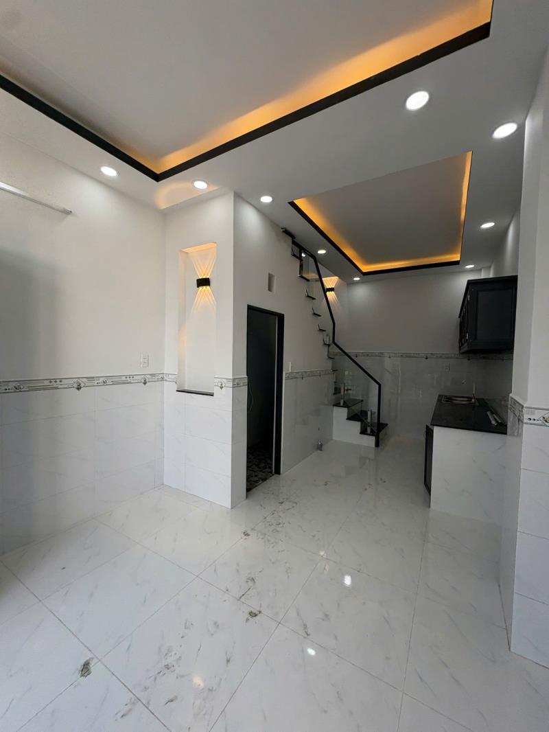 Chỉ 630tr có ngay căn nhà mới ở liền trệt lầu ngay hóc môn - 2