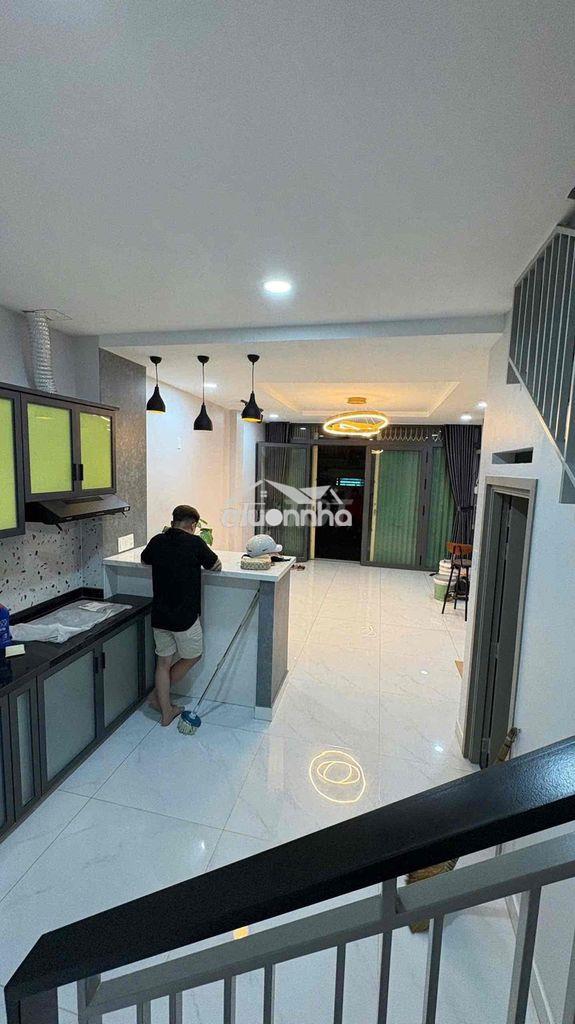 Q6 lò gốm 5x10 2pn hẻm xe hơi