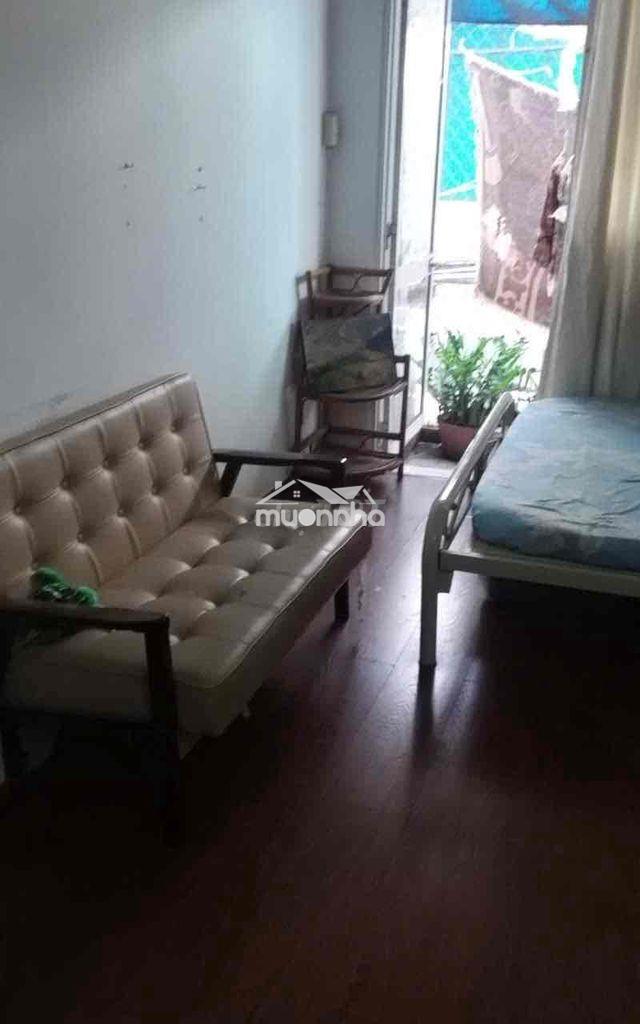 Phòng rộng có ban công quận 3 - 4