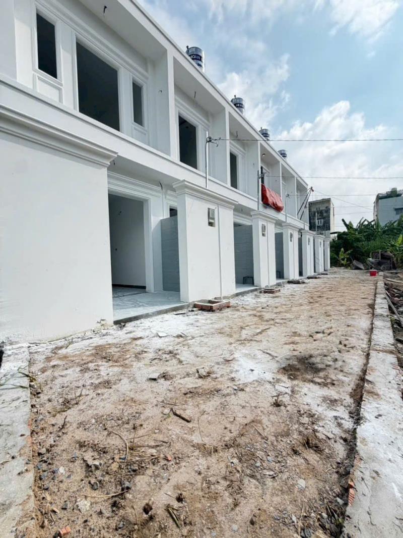 ✅Nhà phố xây mới nhiều căn tha hồ lựa chọn 