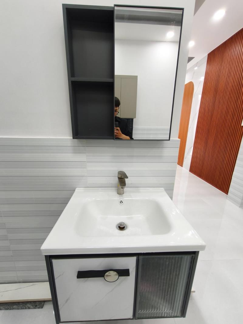 Nhà mới xây hẻm 4m thông có 4pn giá chỉ hơn 5đ  - 4
