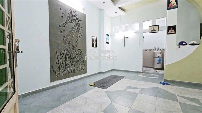 Cho thuê nc 6x13 nỏ hậu 2 lầu 5pn lê quang định p11 q.bình thạnh