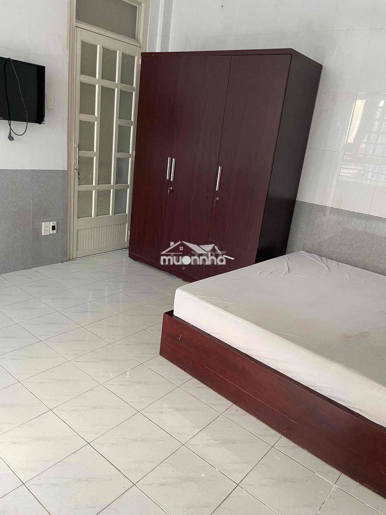 Chính chủ cho thuê phòng ban công ở 98 lê lai bến thành q.1 giá 6,9tr - Ảnh 2