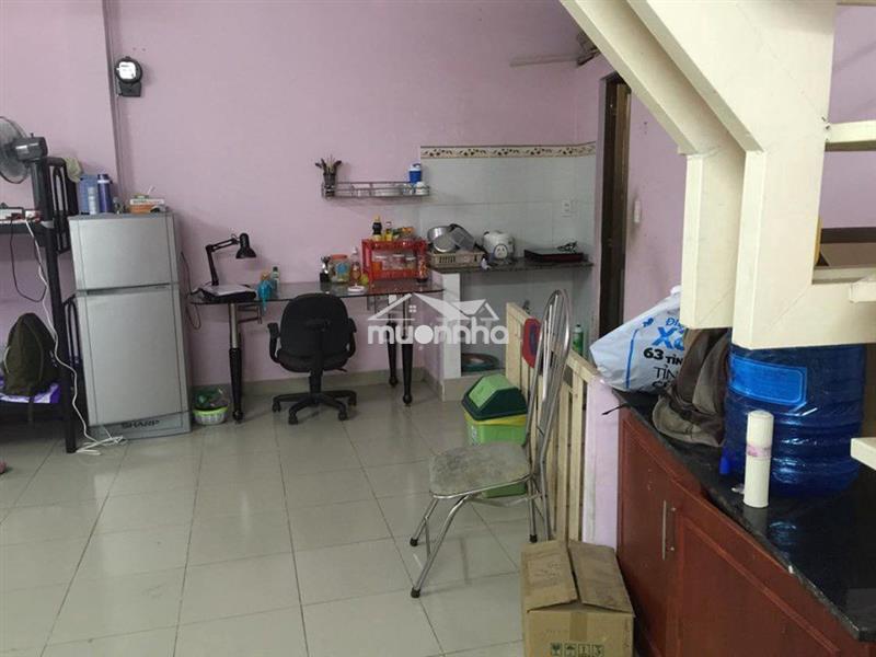 Phòng trọ quận 4, giá rẻ 700 nghìn/người/tháng, cho nữ sv 700.000 đ