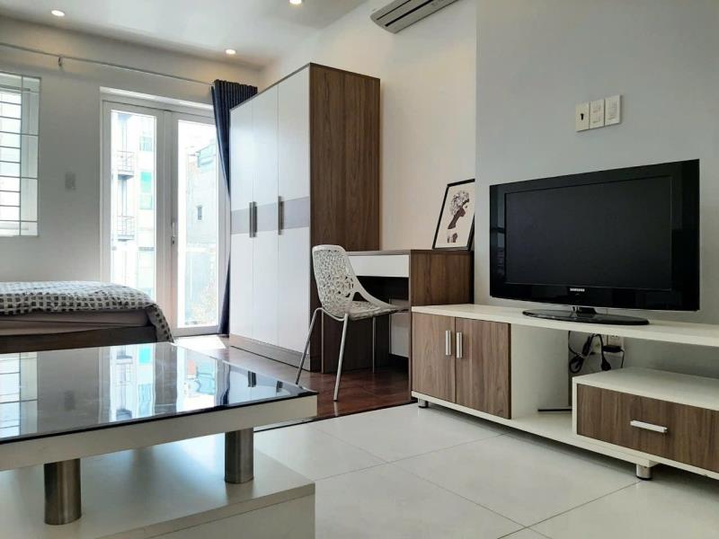 Cho thuê studio ban công 35m2 ngay công viên lê văn tám - nhà thờ tân định - chợ bà chiểu - cầu bông