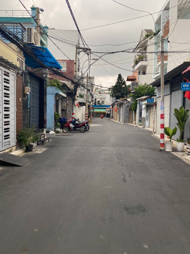 Nhà đẹp , diện tích hơn 50m2 chỉ dưới 5 tỷ