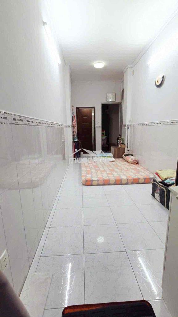 Cho thuê nhà đẹp 3 tấm giáp q1 bến thành 8tr - 4
