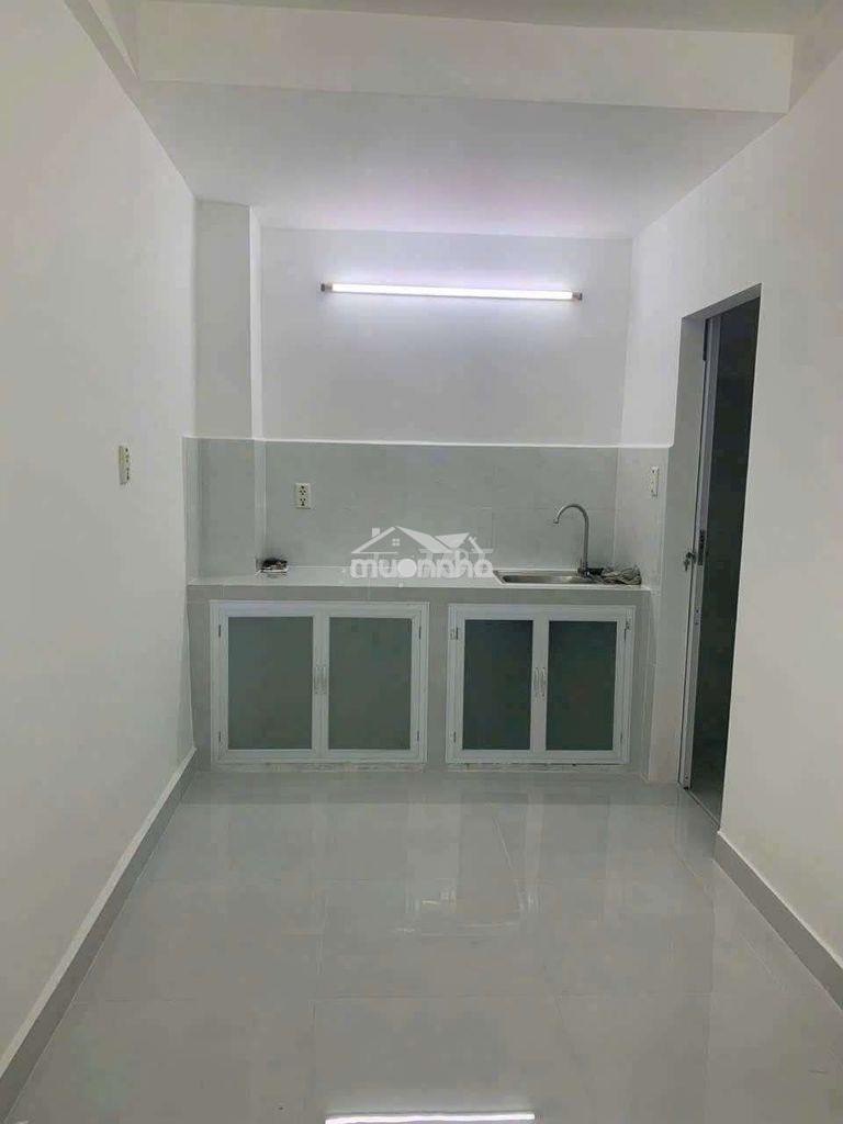 Nhà 3 phòng hẻm 8m lạc long quân - 2