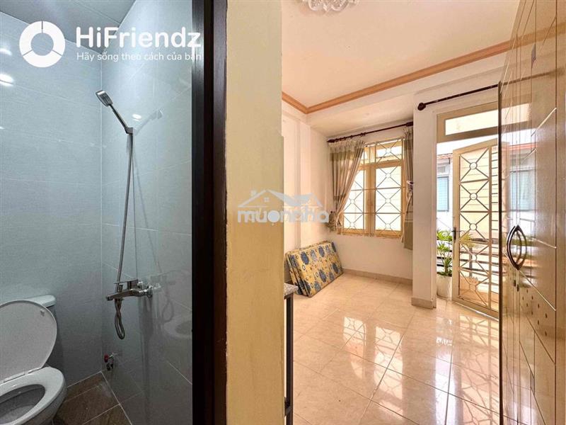 Phòng trọ quận 10 giá rẻ có ban công/cửa sổ giá có nội thất cơ bản
