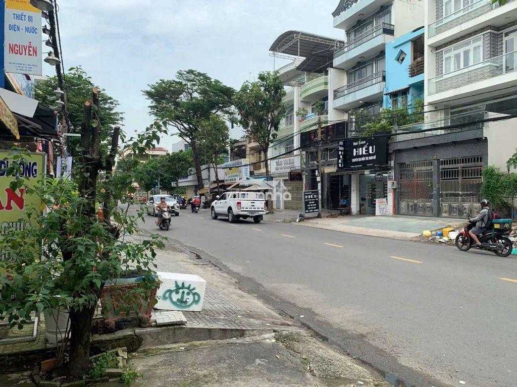 Đi xuất cảnh nên cần bán gấp nhà mặt tiền đường số 1 khu tên lửa - 3