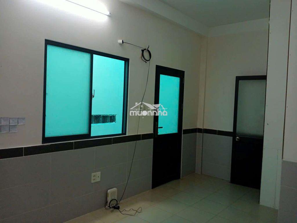 Chothuêphòng dt:35m2 2 phòng có ban công riêng, giờ giấc tự do. - 2