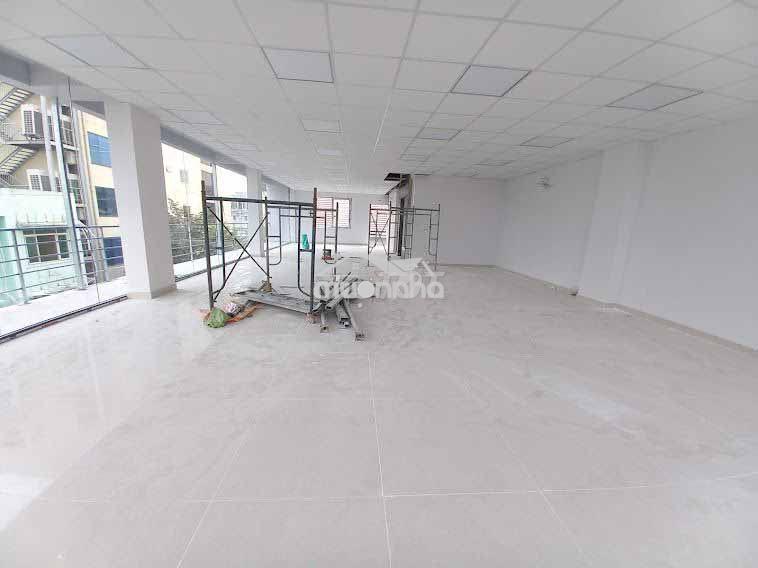 🏢 Tòa nhà văn phòng – hầm + 5 tầng nổi ~700m2 sàn trục trần não q2 - 3