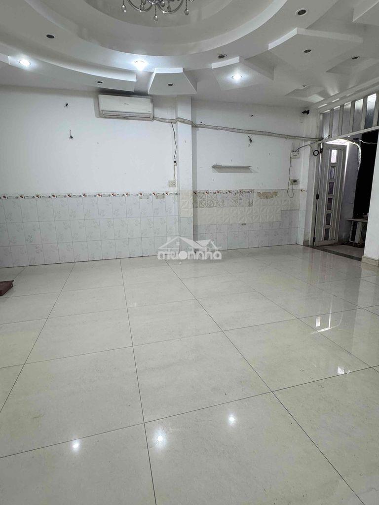 Phòng ban công ( 78m2 ) - máy lạnh - 1pn - 1wc - Ảnh 4
