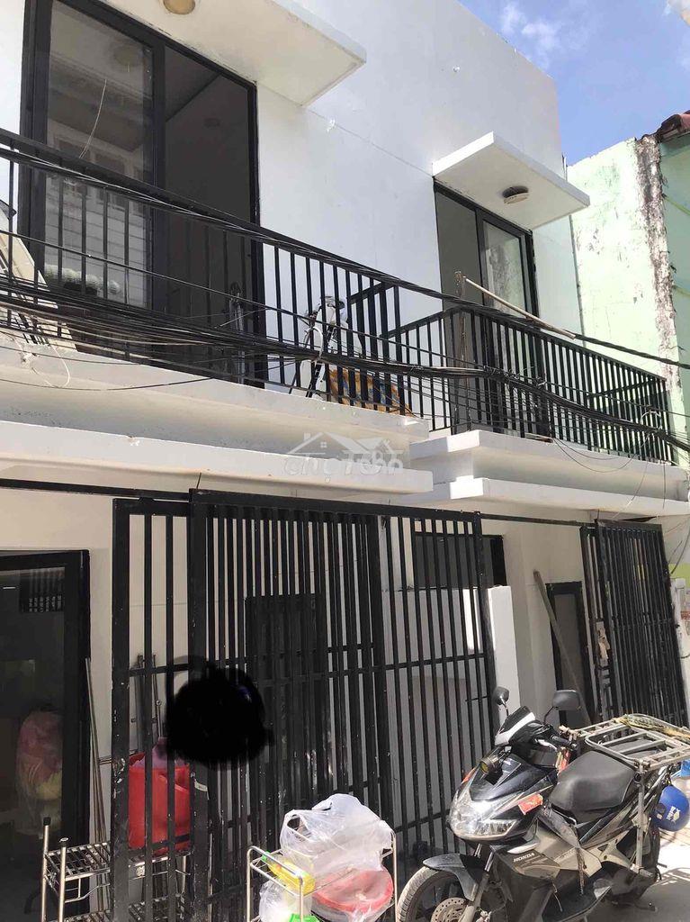 Nhà nguyen căn và cho thuê phong trong nhà nguyên căn
