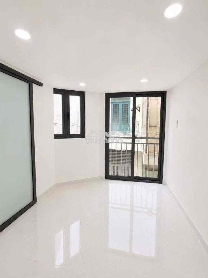 Bán nhà 3 tầng hẻm 3m vào ở ngay trên đường tôn đản - 4