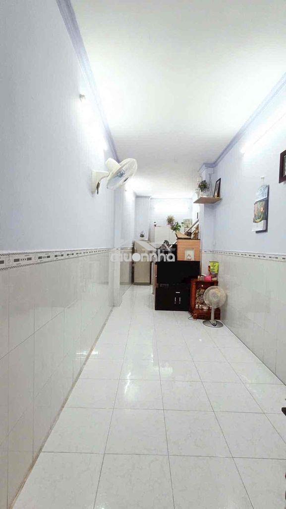 Cho thuê nhà đẹp 3 tấm giáp q1 bến thành 8tr