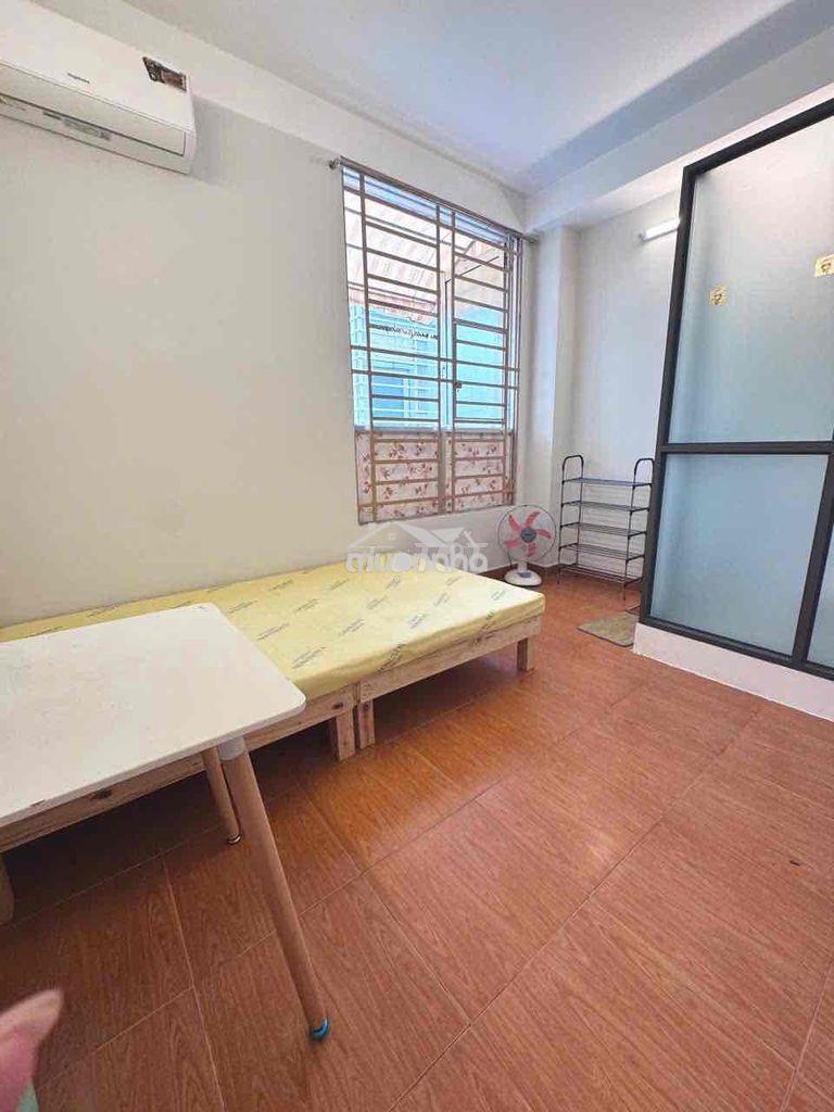 Phòng cửa sổ lớn wc riêng nt cơ bản - 2