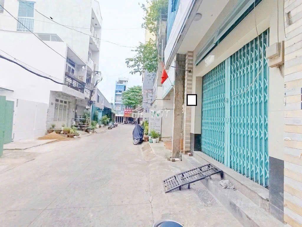 Cho thuê nhà đường tân hương 4 x 11 m đúc 2,5 tấm : 3 pn , 4 wc - 3