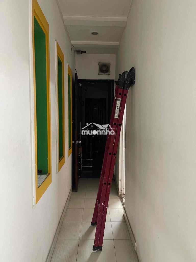 Lầu 1 có 2 phòng 1 wc  có ban công  ở gđ 4 đến 5 người - 3