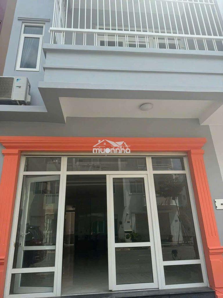 Nhà unitowm 4 phòng ngủ full có 4 máy lạnh