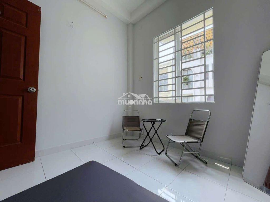 Cho thuê căn hộ 2pn ban công lớn ngay cổng sau đại học văn lang cs3  - 4