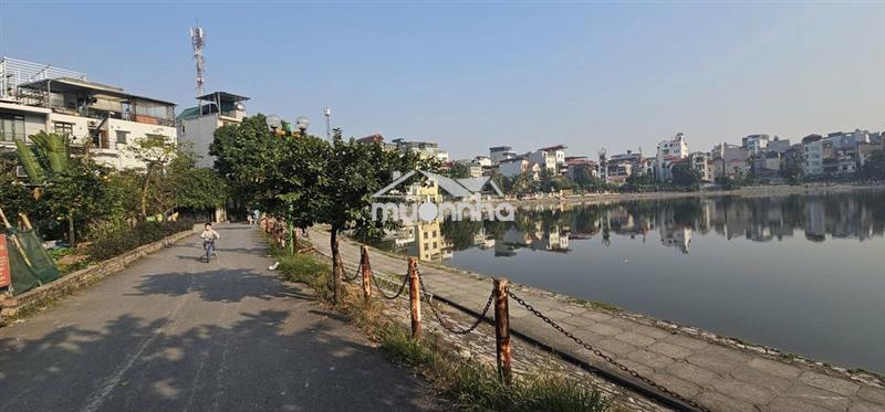 Bán nhà 2 mặt tiền, 1 mặt view hồ