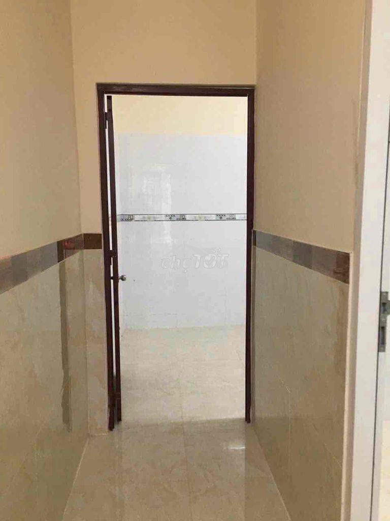 Cho thuê nhà có 2 phòng ngủ, có sân, đường xe tải - 2