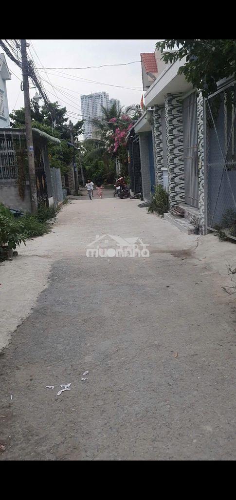 Bán căn nhà cấp 4 75m2 - gần quốc lộ 13 - đường thông bờ sông  - 4