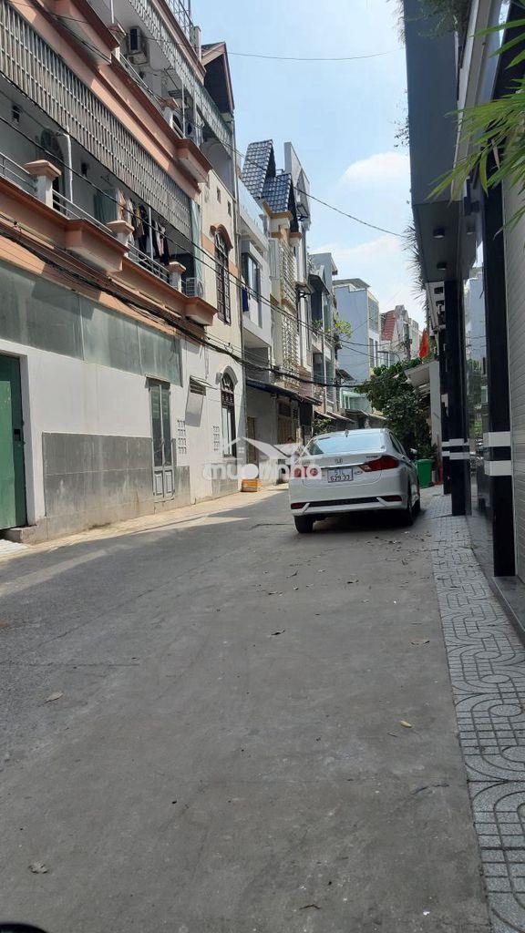 Nhà ôtô ngủ trong nhà, gần chợ phạm văn bạch, 5 tầng, 4x16m, thang máy