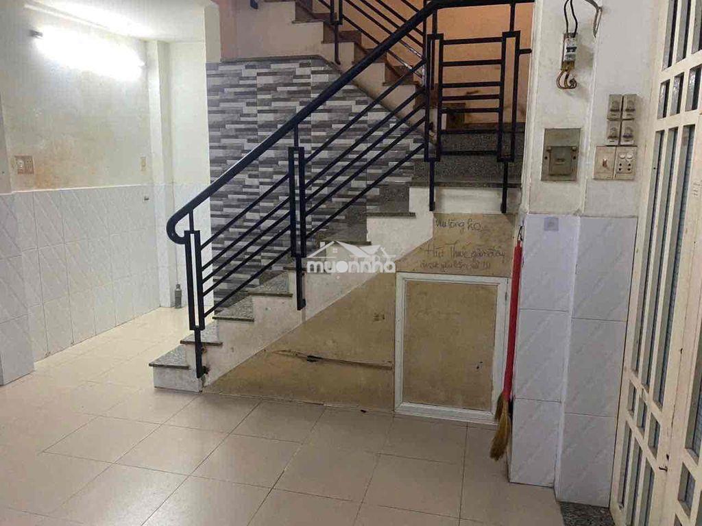 Nhà thuê hẻm 131/ tân hương - tân phú  hẻm xe tải thông  dt 4,5x14m  1 - 2