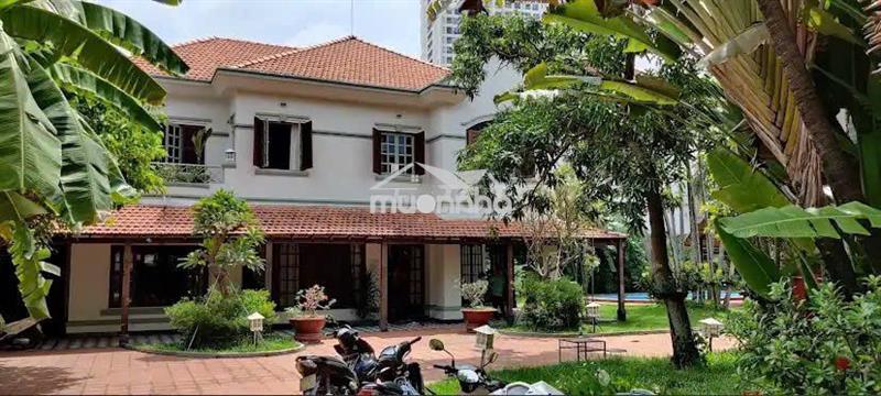 Cho thuê biệt thự  sân vườn - 3 tầng + sân thượng – 300m² – tân bình