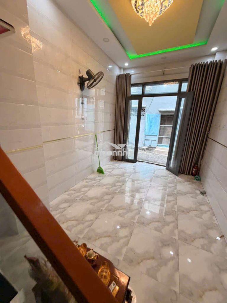 Nhà đẹp căn gốc có 1 máy lạnh vô ở liền nhà trống - 3