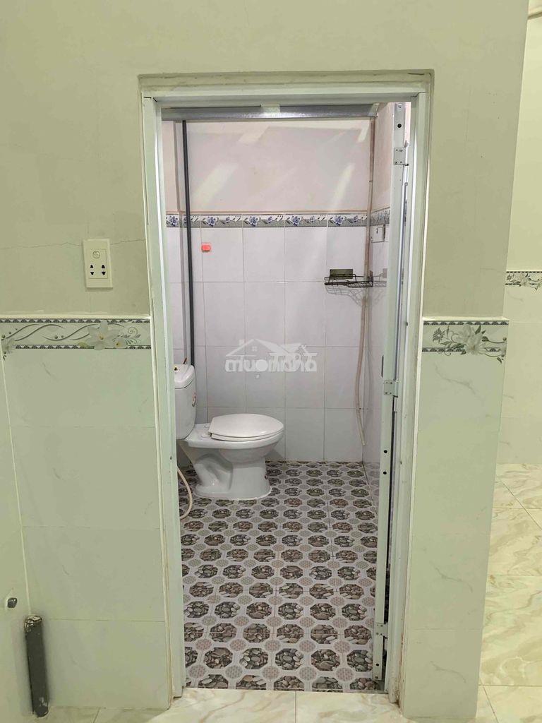 Phòng tự quản - giờ giấc tự do: 4 x 4,7  trang bị 01 máy lạnh. - 3
