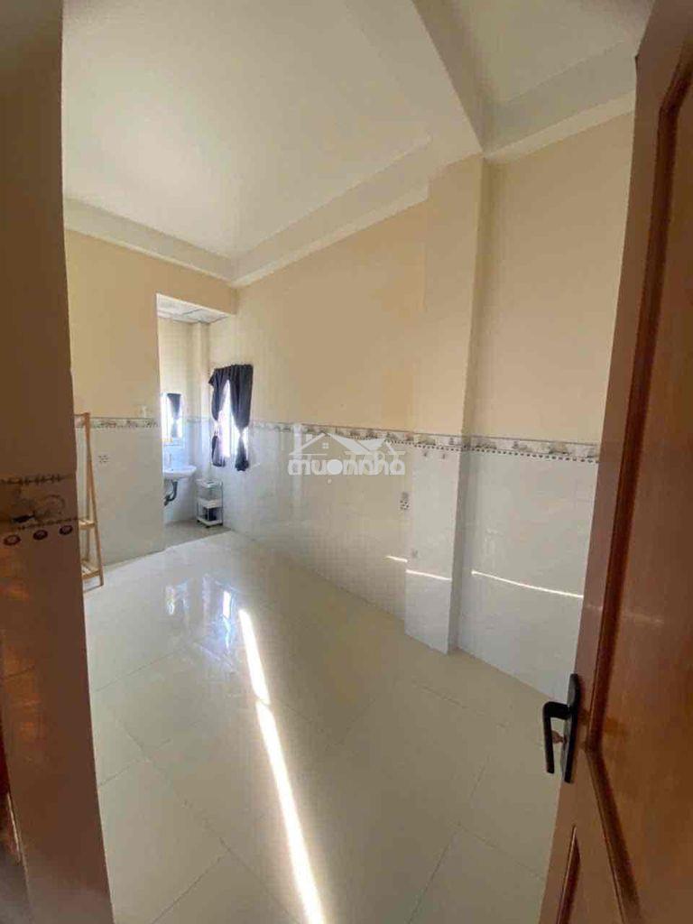Phòng cho thuê có máy lạnh gần cầu chà và q8 - 2