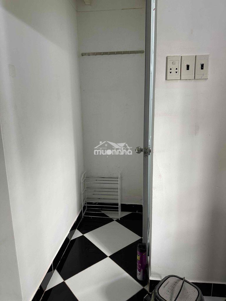 Phòng có gác lửng, có ban công - 4