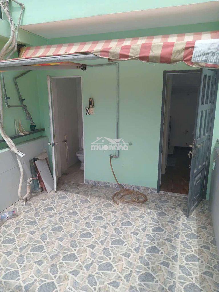 Nhà sạch sẻ vô ở liền cho thuê 6 tháng  - 3