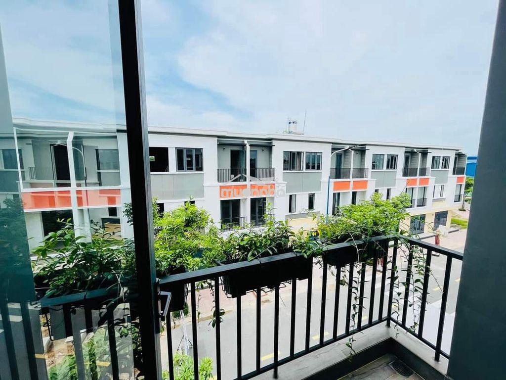Quá đẹp - nhà 1 trệt 2 lầu - 68m2 - 3,2 - 3,7 tỷ - dọn vào ở ngay - 2